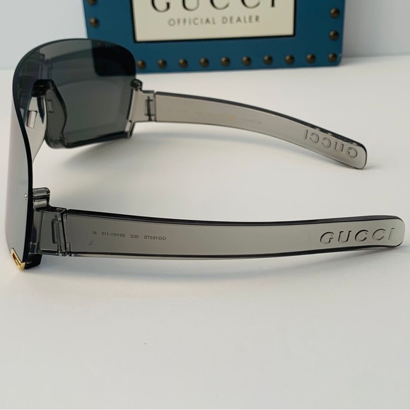 - New 💯 Authentic Gucci MASK-SHAPED FRAME SUNGLASSES - Picture 7 of 11